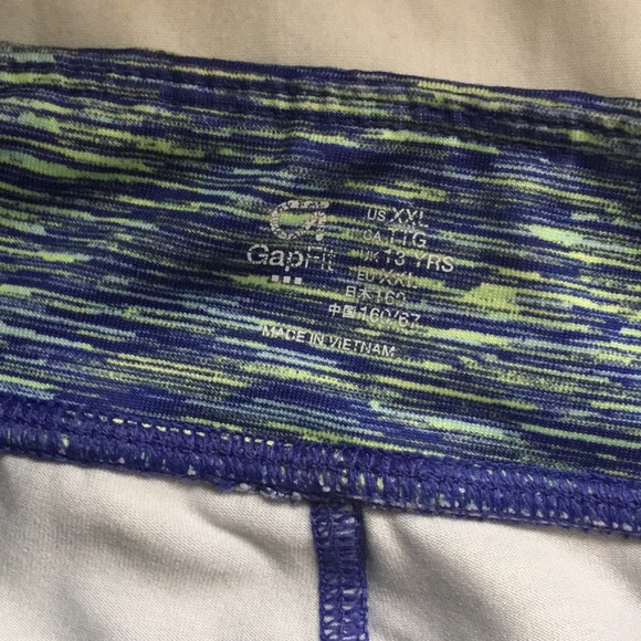 Gap Fit colourful capris - Picture 2 of 3